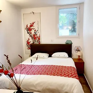 family-studio-in-a-villa-600m-rer-b-direct-to-notre-dame.fr-paris.fr/