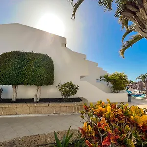  Apartment Malibu Blue